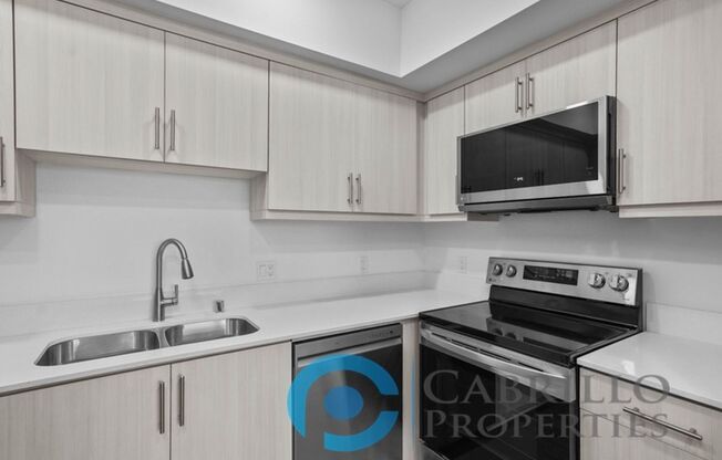 1 bed, 1 bath, 718 sqft, $2,795, Unit 306