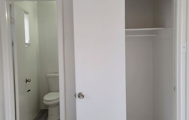 Studio, 1 bath, 300 sqft, $900