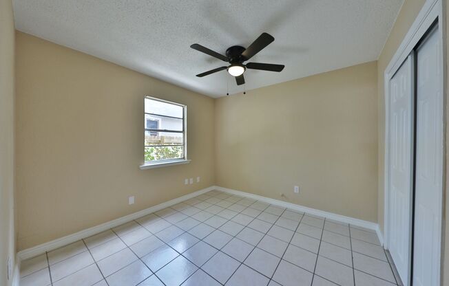 2 beds, 1 bath, $925, Unit 2