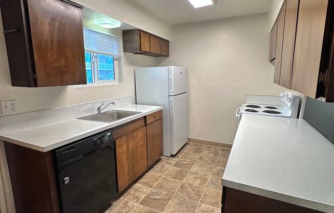 2 beds, 1 bath, 710 sqft, $1,195, Unit D-4