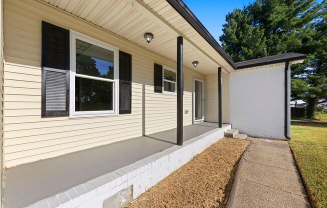 Charming 3-Bedroom Home with Updated Kitchen & Spacious Yard!