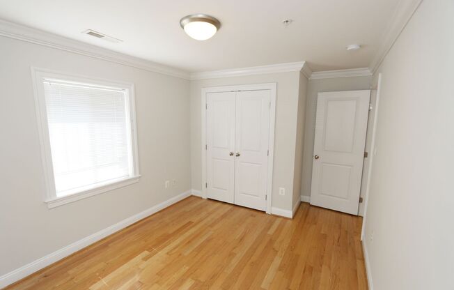 2 beds, 1 bath, 850 sqft, $2,100, Unit 1903-#104