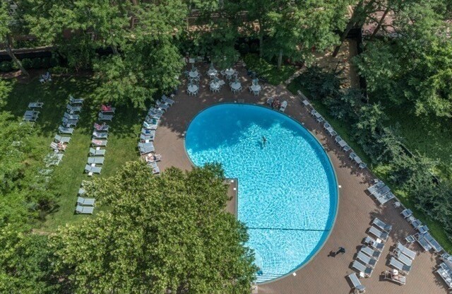 1 bed, 1 bath, 746 sqft, $3,600, Unit 32D