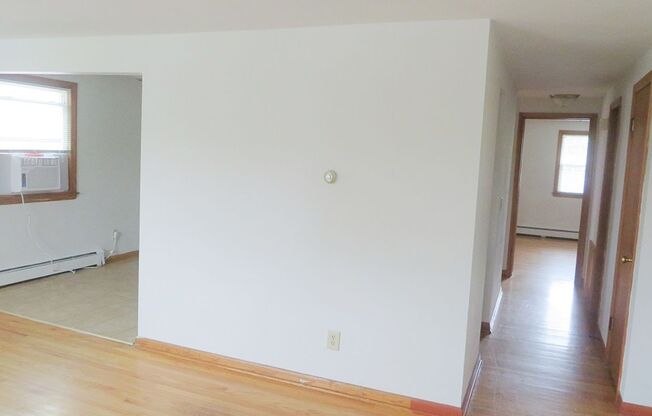 2 beds, 1 bath, 850 sqft, $1,299, Unit 5806-3 Russett