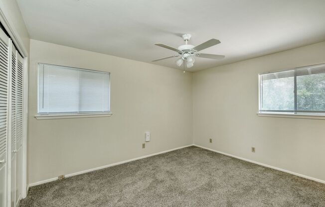 Nice 3 bed, 2 bath home with 1 car garage on tree shaded lot!