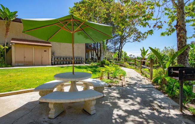 1 bed, 1 bath, 642 sqft, $1,895, Unit D12