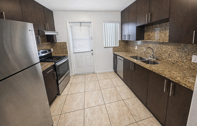 532 S Crescent Dr Hollywood, FL 33021