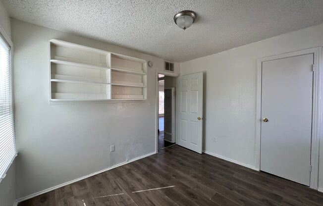 3 beds, 1 bath, $1,300