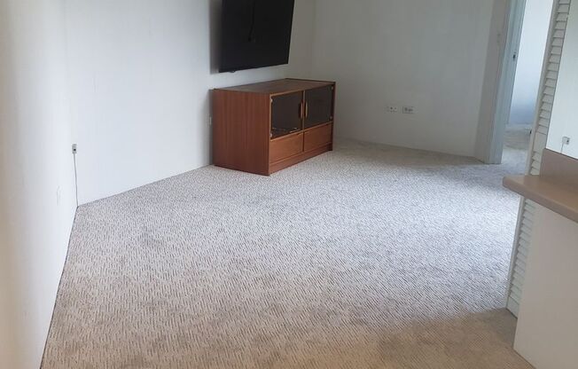 Must see One Kalakaua Unit