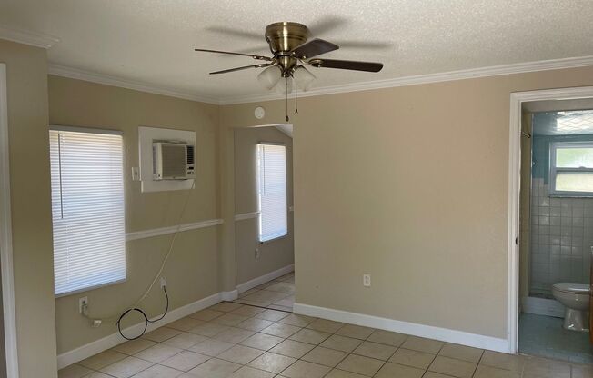 Studio Apt in Winter Haven with Water Included