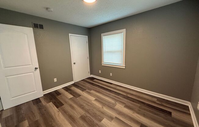 2 beds, 1 bath, $1,075