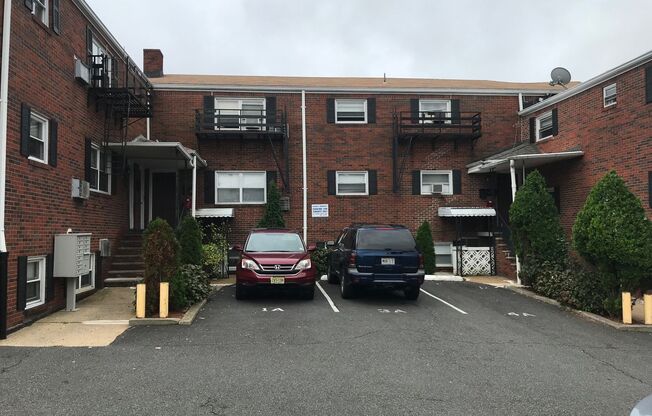 1 bed, 1 bath, $1,850, Unit 6C