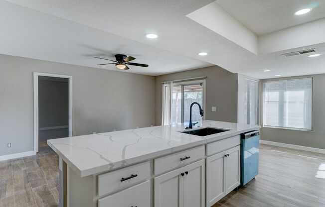 AVAILABLE NOW - REMODELED IN TEMPE!!!