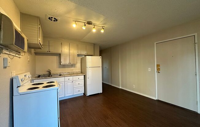 2 beds, 2 baths, $1,550, Unit 01