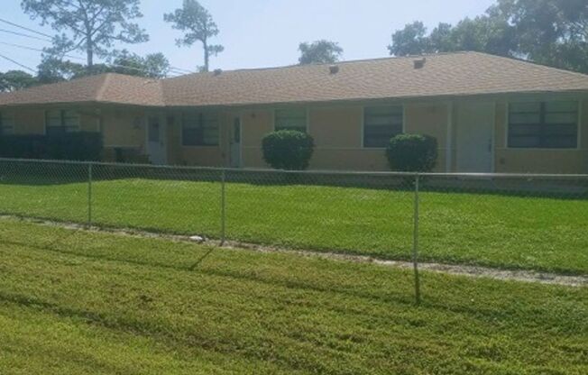 Triplex in Ft Pierce