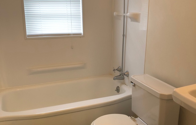 2 beds, 1 bath, 695 sqft, $725, Unit 1500-303