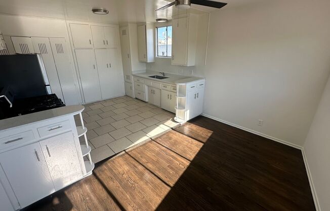 2 beds, 1 bath, $2,550, Unit 8501