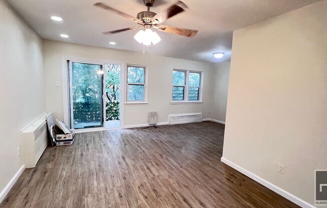 2070 E 55 ST