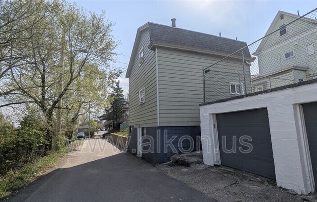 651 Bigelow Street, Rear