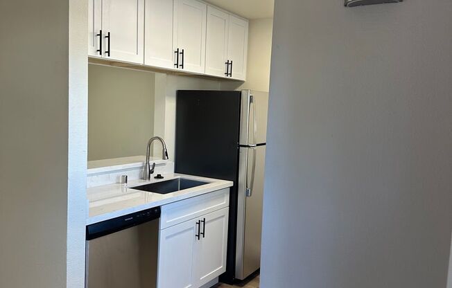 2 beds, 1.5 baths, 850 sqft, $2,095, Unit 109