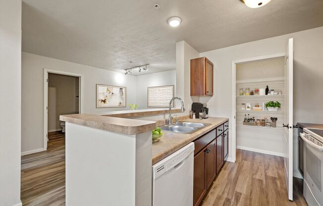 Broadway Commons LLC