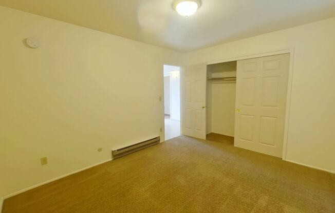 2 beds, 1 bath, $1,550, Unit 15