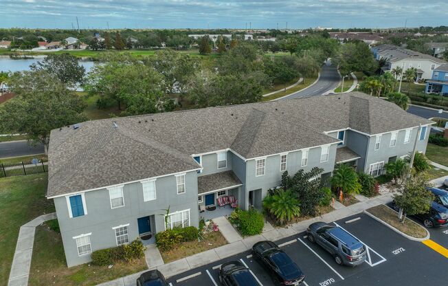 Beautiful Townhome at Kings Lake!