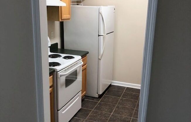 1 bed, 1 bath, 860 sqft, $1,325, Unit E-8