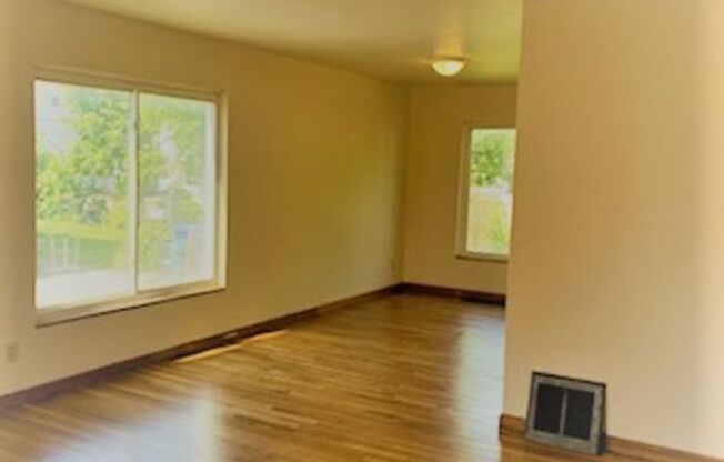 2 Bedroom Duplex For Rent!
