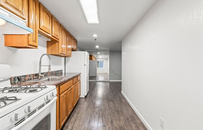 1 bed, 1 bath, $2,300, Unit 230- B