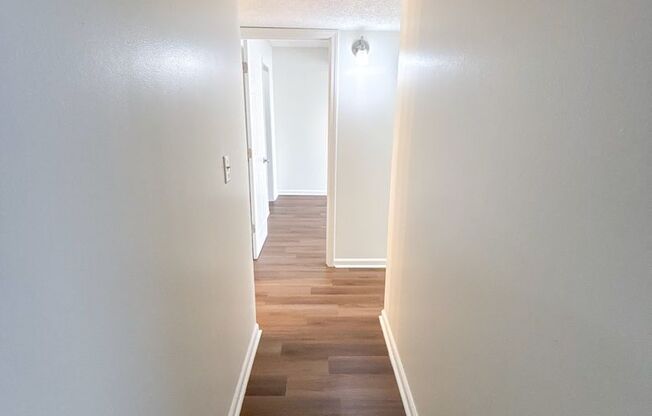 2 beds, 1 bath, 747 sqft, $789, Unit Unit 30