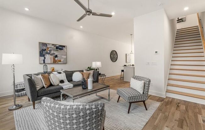 3 beds, 3 baths, 1,961 sqft, $3,200, Unit 403