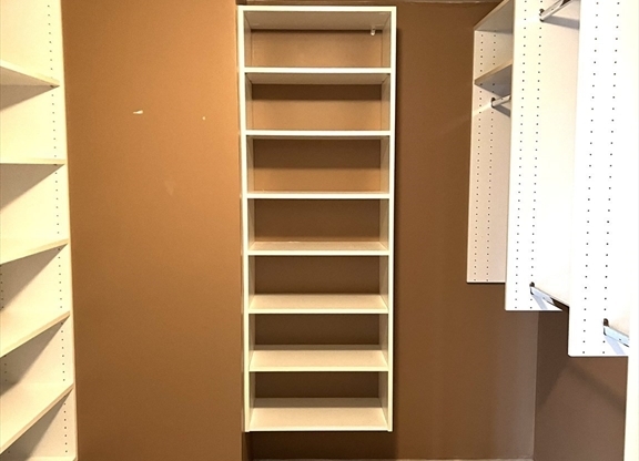 3 beds, 2 baths, 1,644 sqft, $3,800, Unit 711