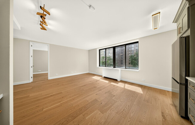 1 bed, 2.5 baths, 740 sqft, $5,800, Unit 4H