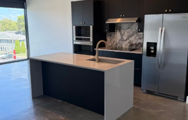 The Icon - Suite 305