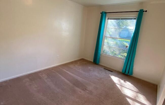 3 beds, 1 bath, $3,695