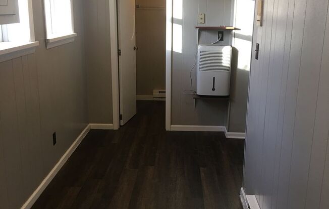 1 bed, 1 bath, $579, Unit 101