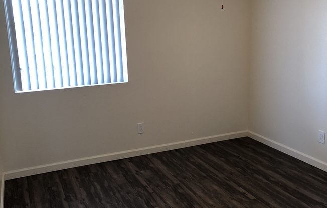 2 beds, 1 bath, 950 sqft, $1,225, Unit 208