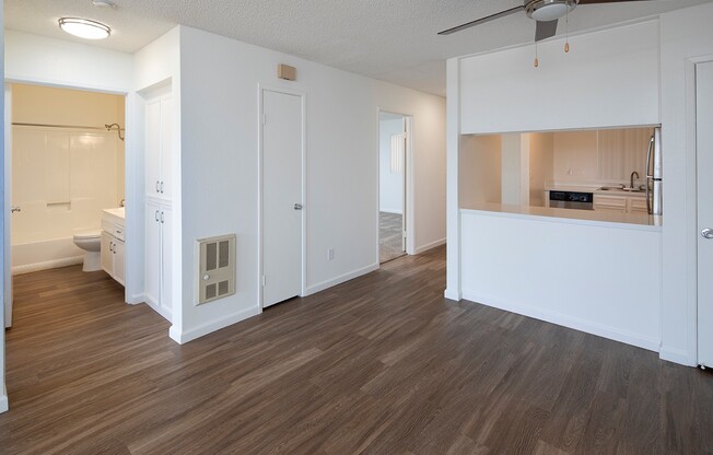 2 beds, 2 baths, 900 sqft, $3,295, Unit 14