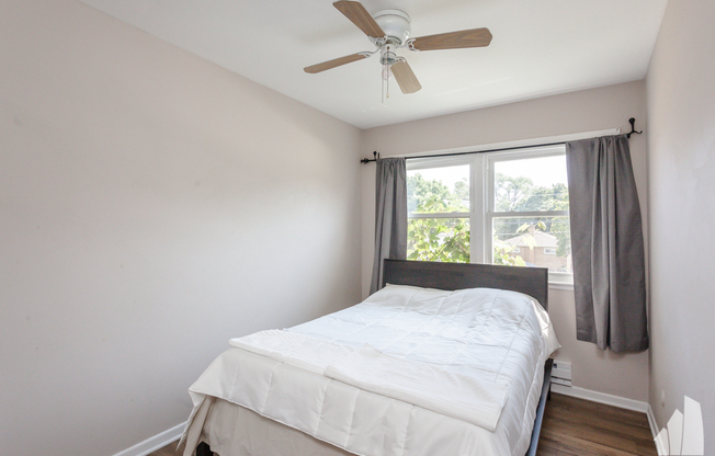 6427 N Hermitage Ave, Chicago IL
