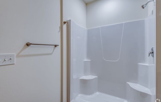Studio, 1 bath, 631 sqft, $1,195, Unit 60