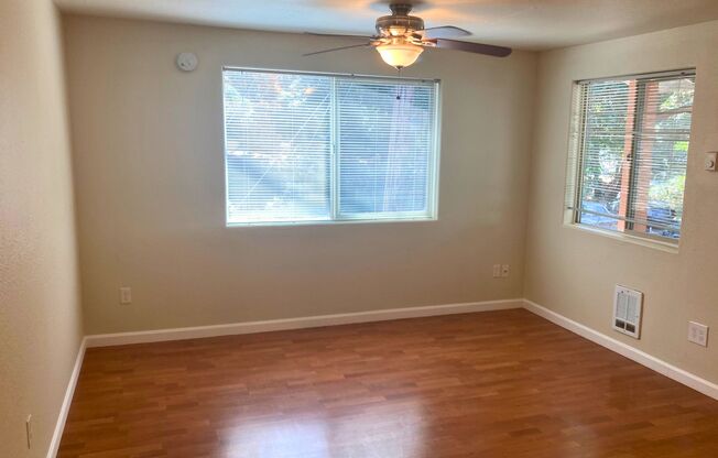 1 bed, 1 bath, 550 sqft, $1,200, Unit 18