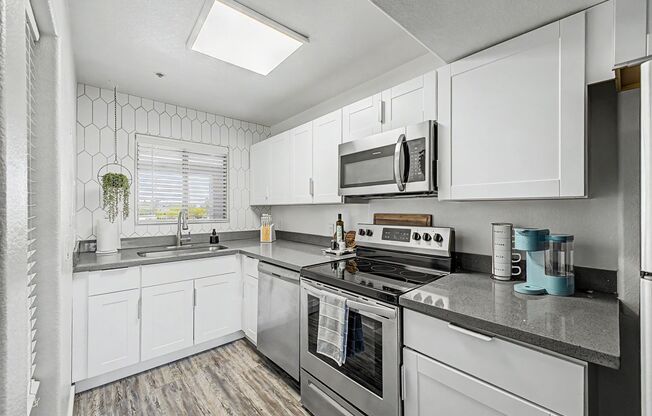 2 beds, 2 baths, 850 sqft, $2,900, Unit 314