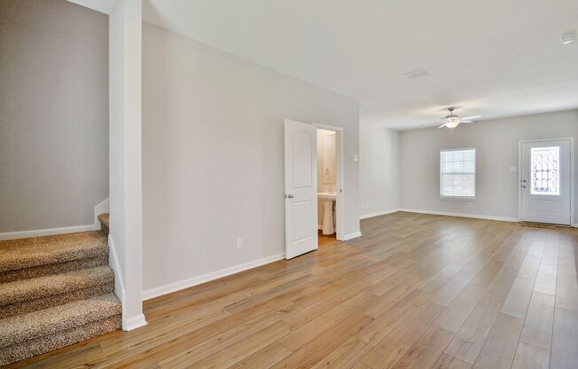 Like-New 3 Bed, 2.5 Bath Home with Spacious Layout & Modern Finishes!