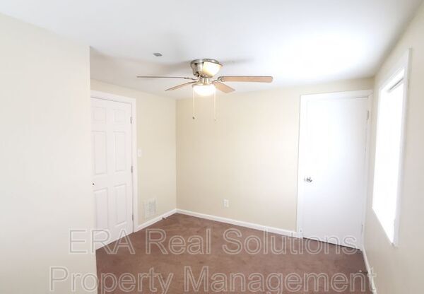 450 S NAPOLEON AVE