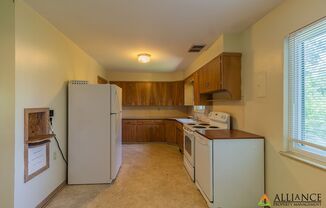 5 beds, 2 baths, 2,566 sqft, $2,000, Unit 1 & 2