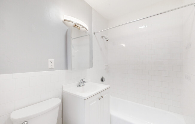 2 beds, 1 bath, 750 sqft, $2,475, Unit 26