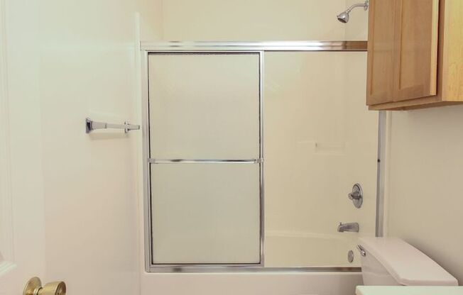 2 beds, 2 baths, 1,650 sqft, $2,135