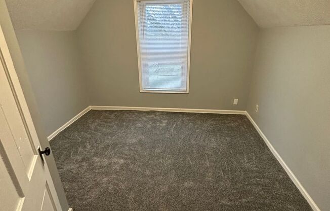 3 beds, 1 bath, $1,000