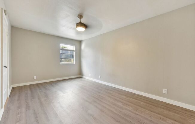 Studio, 1 bath, 440 sqft, $800, Unit 120